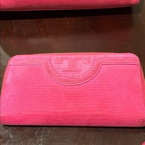Tory Burch Bags - Tory Burch Fleming ZIP Continental Wallet Tory Burch Bags - Tory Burch Fleming ZIP Continental Wallet